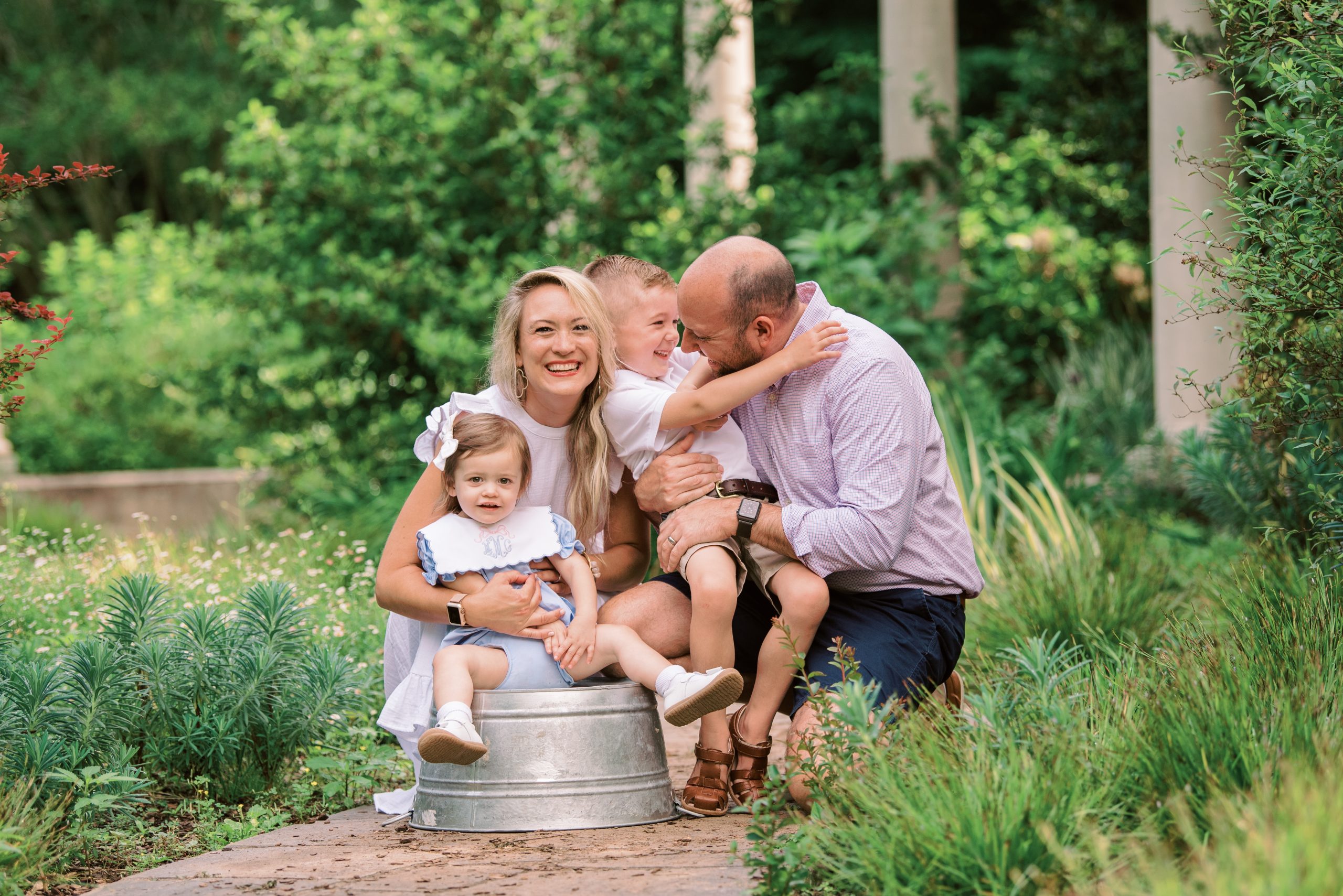 Lindsey Powell Photography, Maternity, Newborn, Family, Infants, Children, Birthdays, Lifestyle. Atlanta, Marietta, Kennesaw, Cator Woodford Gardens, Acworth, East Cobb, Buckhead, Sandy Springs, Roswell, Woodstock, Alpharetta and surrounding areas